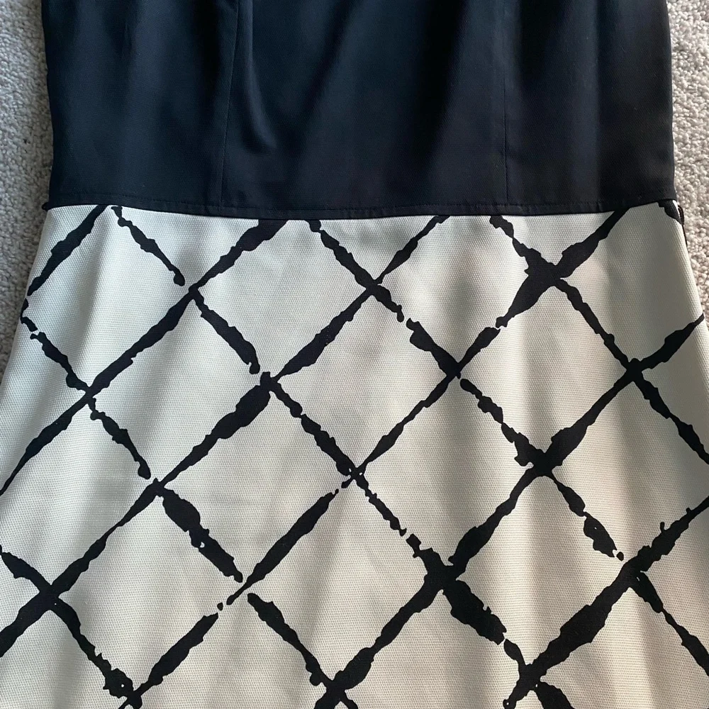 Cream and black dress. - Picture 3 of 6